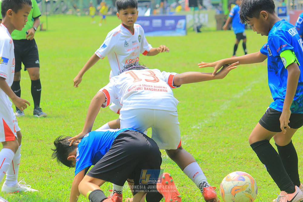 ijl u11 100526 steelford united vs isa marzuki bandriawan
