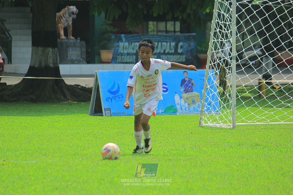 ijl u11 100526 steelford united vs isa marzuki bandriawan