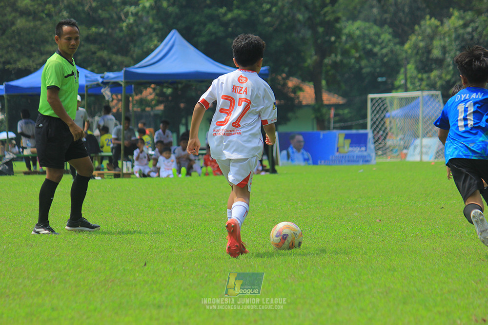 ijl u11 100526 steelford united vs isa marzuki bandriawan