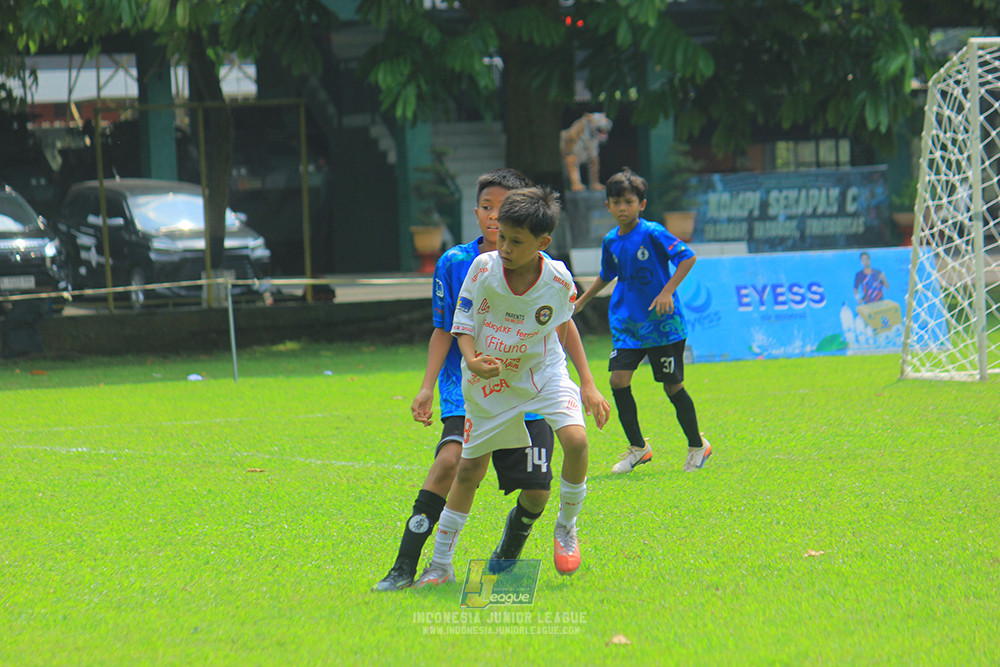 ijl u11 100526 steelford united vs isa marzuki bandriawan