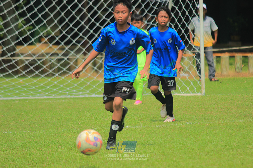 ijl u11 100526 steelford united vs isa marzuki bandriawan