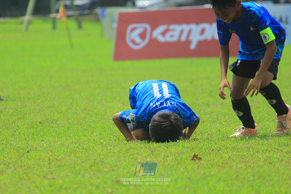 ijl u11 100526 steelford united vs isa marzuki bandriawan