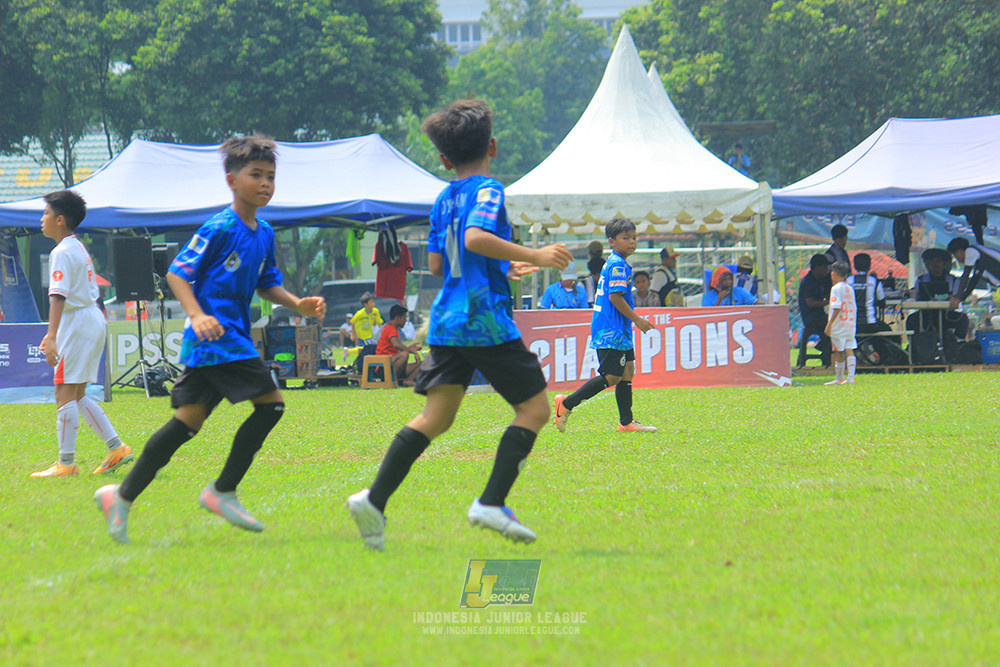 ijl u11 100526 steelford united vs isa marzuki bandriawan
