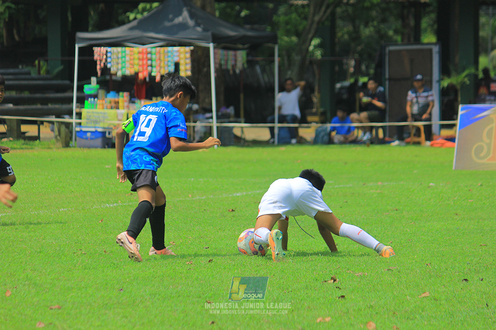 ijl u11 100526 steelford united vs isa marzuki bandriawan