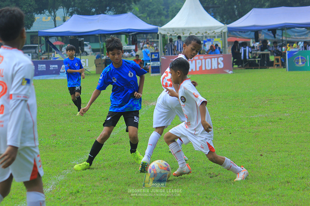 ijl u11 100526 steelford united vs isa marzuki bandriawan