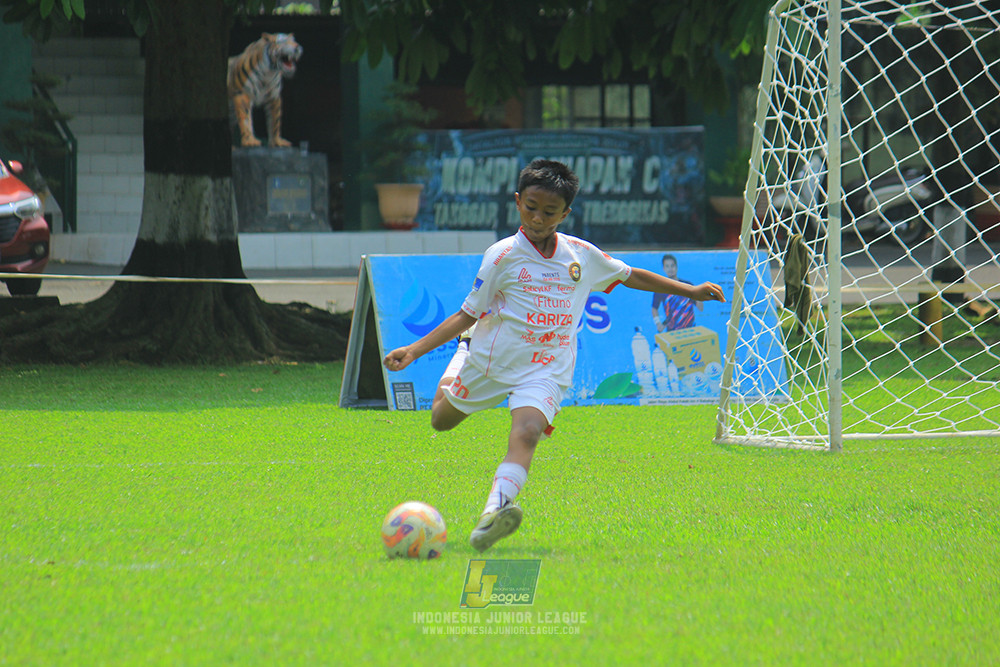ijl u11 100526 steelford united vs isa marzuki bandriawan