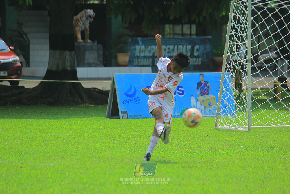 ijl u11 100526 steelford united vs isa marzuki bandriawan