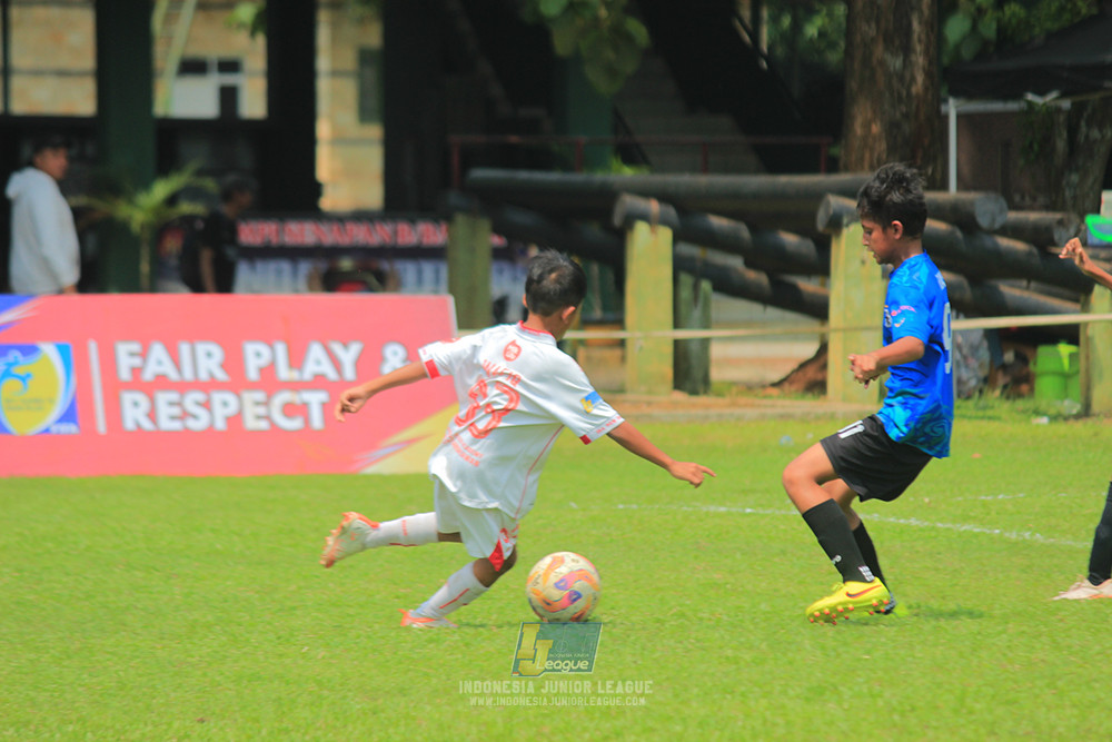 ijl u11 100526 steelford united vs isa marzuki bandriawan