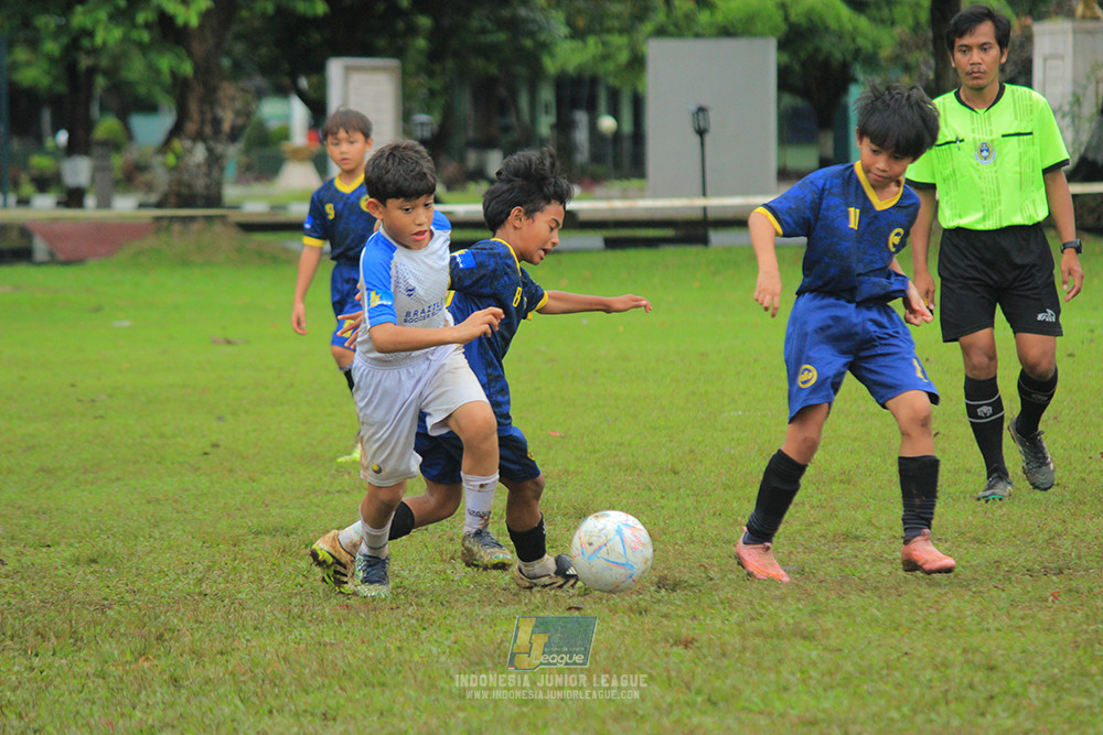 ijl u11 110126 brazillian ss senayan vs asia football school