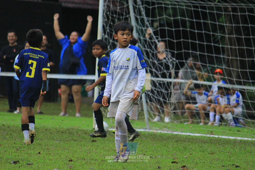 ijl u11 110126 brazillian ss senayan vs asia football school