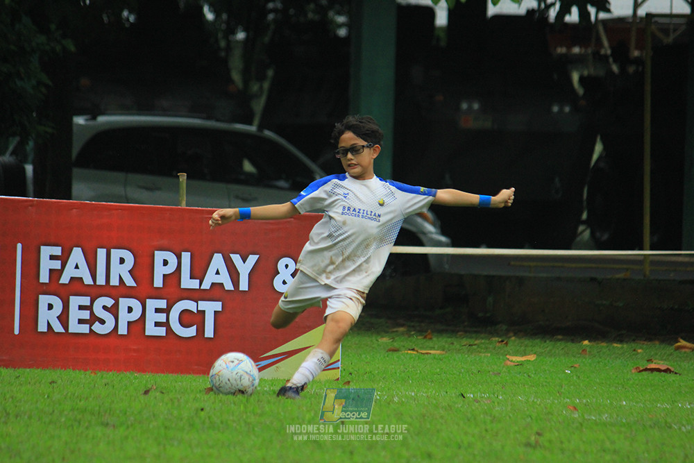 ijl u11 110126 brazillian ss senayan vs asia football school