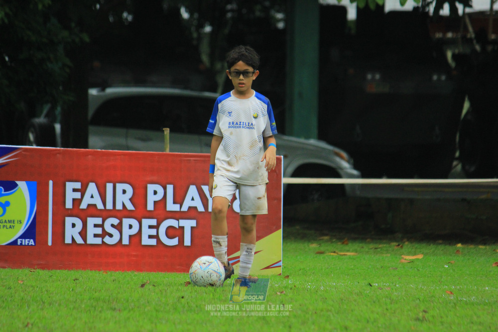 ijl u11 110126 brazillian ss senayan vs asia football school