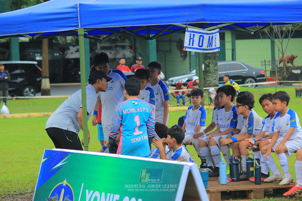 ijl u11 110126 brazillian ss senayan vs asia football school