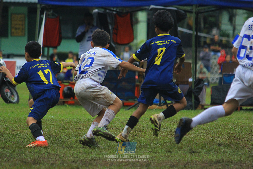 ijl u11 110126 brazillian ss senayan vs asia football school