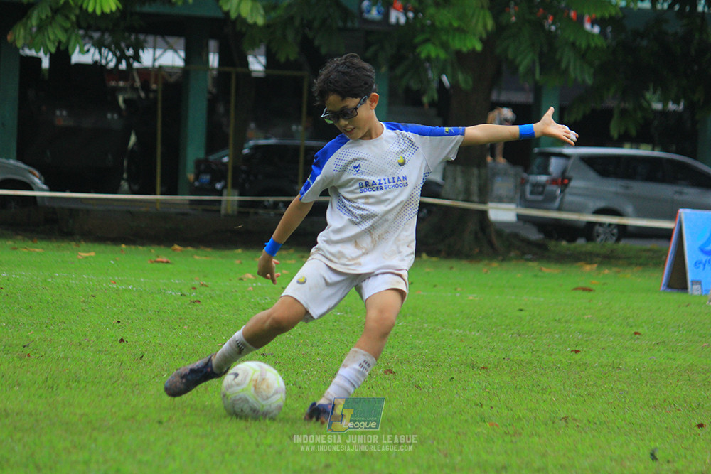 ijl u11 110126 brazillian ss senayan vs asia football school
