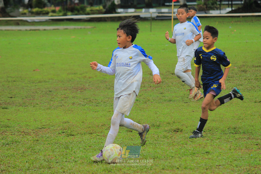 ijl u11 110126 brazillian ss senayan vs asia football school