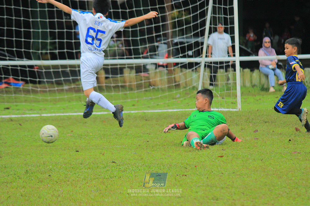 ijl u11 110126 brazillian ss senayan vs asia football school