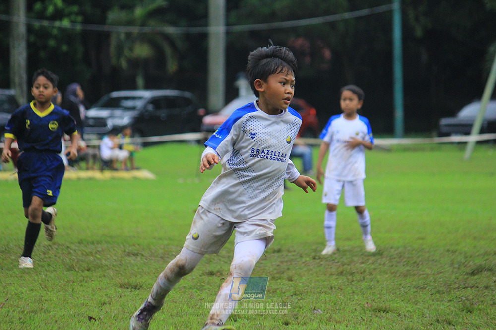 ijl u11 110126 brazillian ss senayan vs asia football school