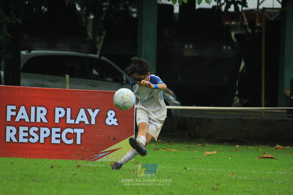 ijl u11 110126 brazillian ss senayan vs asia football school