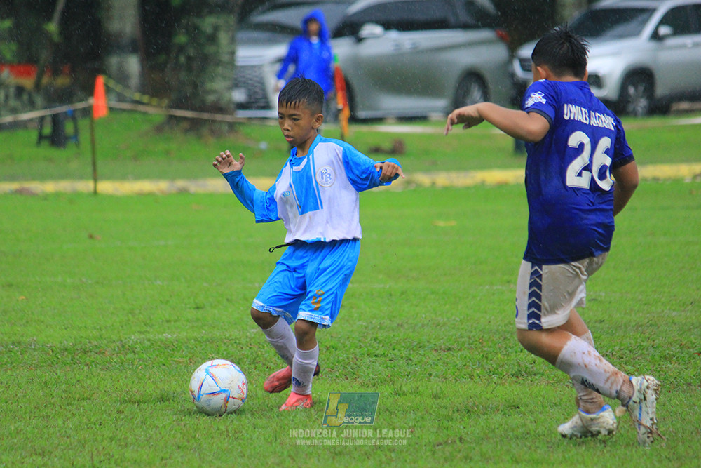 ijl u11 110126 proball football vs fifa farmel