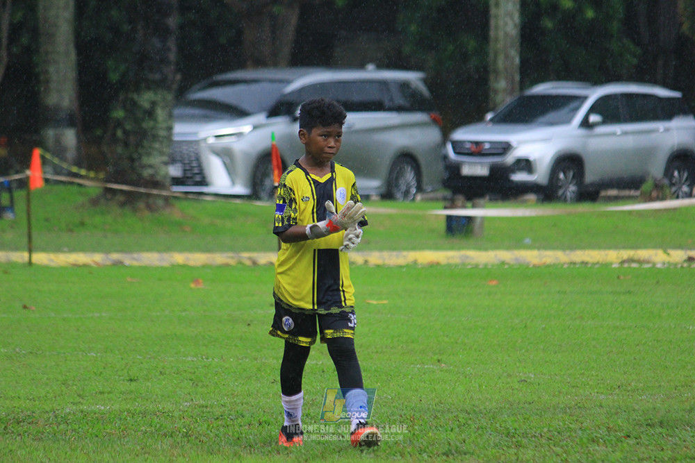 ijl u11 110126 proball football vs fifa farmel