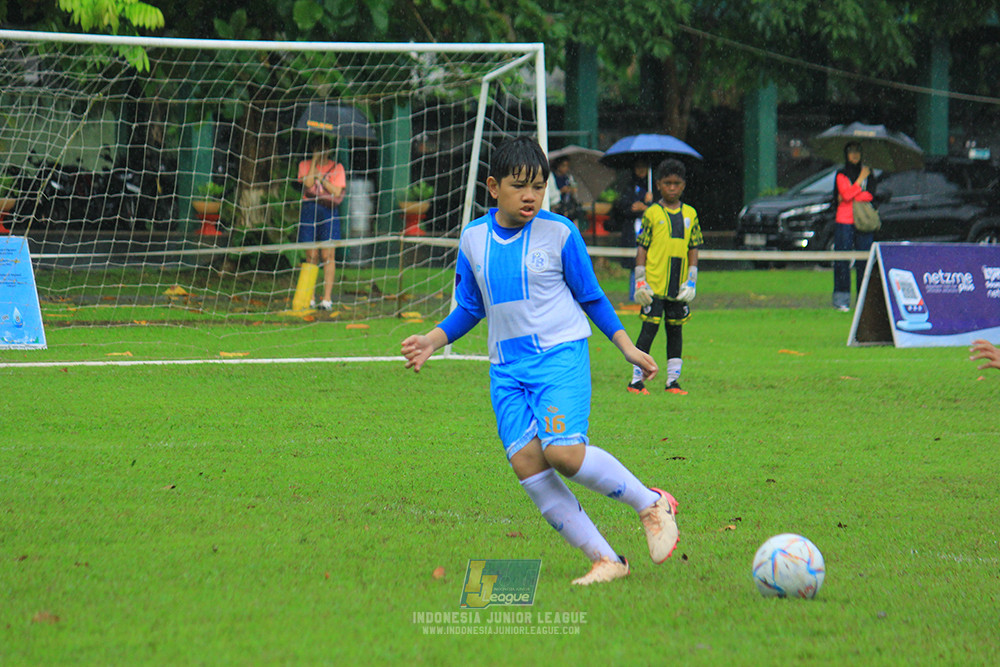 ijl u11 110126 proball football vs fifa farmel