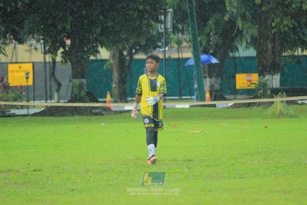 ijl u11 110126 proball football vs fifa farmel