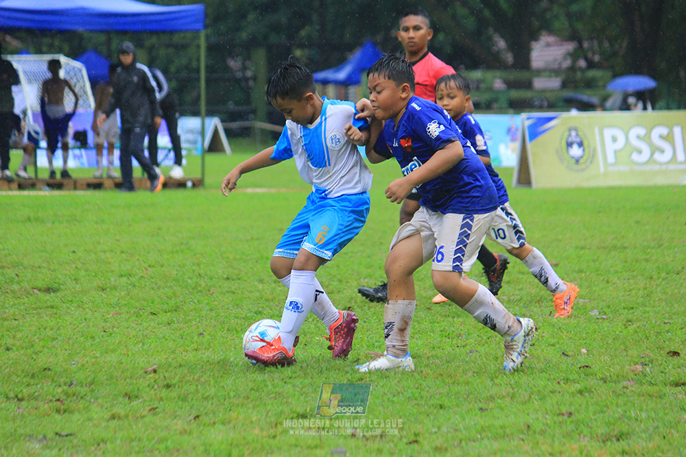 ijl u11 110126 proball football vs fifa farmel