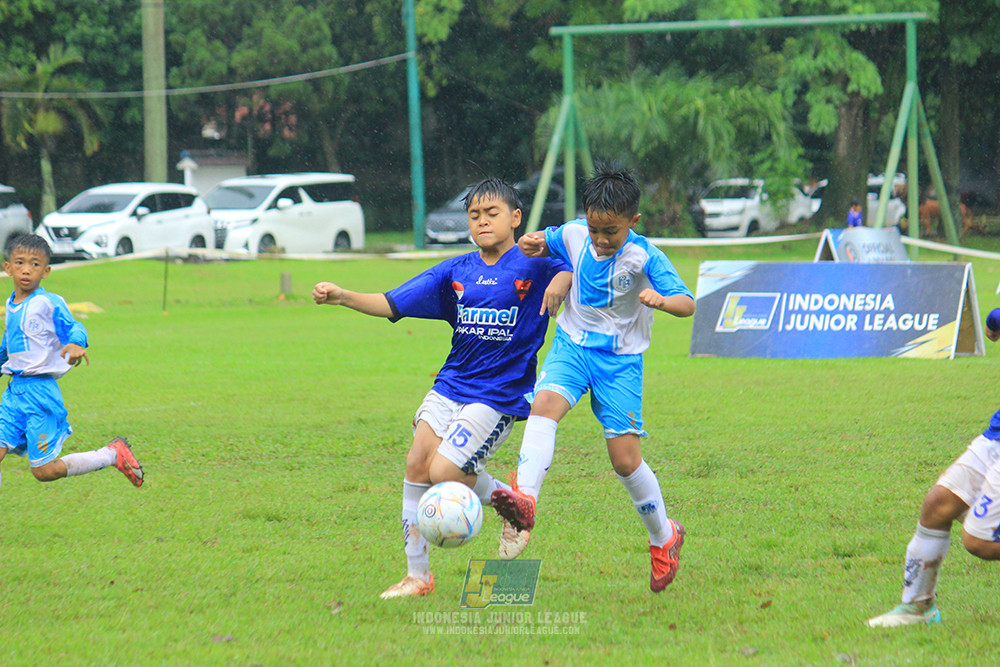 ijl u11 110126 proball football vs fifa farmel