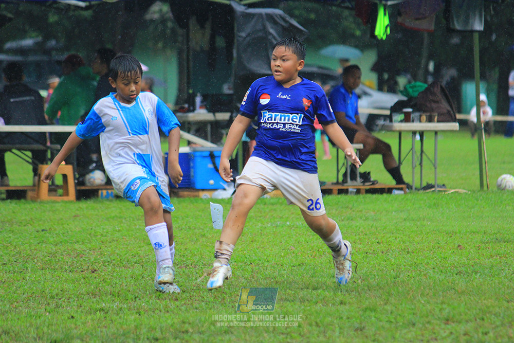 ijl u11 110126 proball football vs fifa farmel