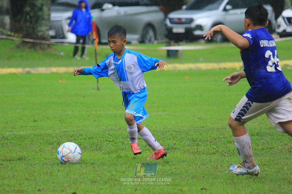 ijl u11 110126 proball football vs fifa farmel