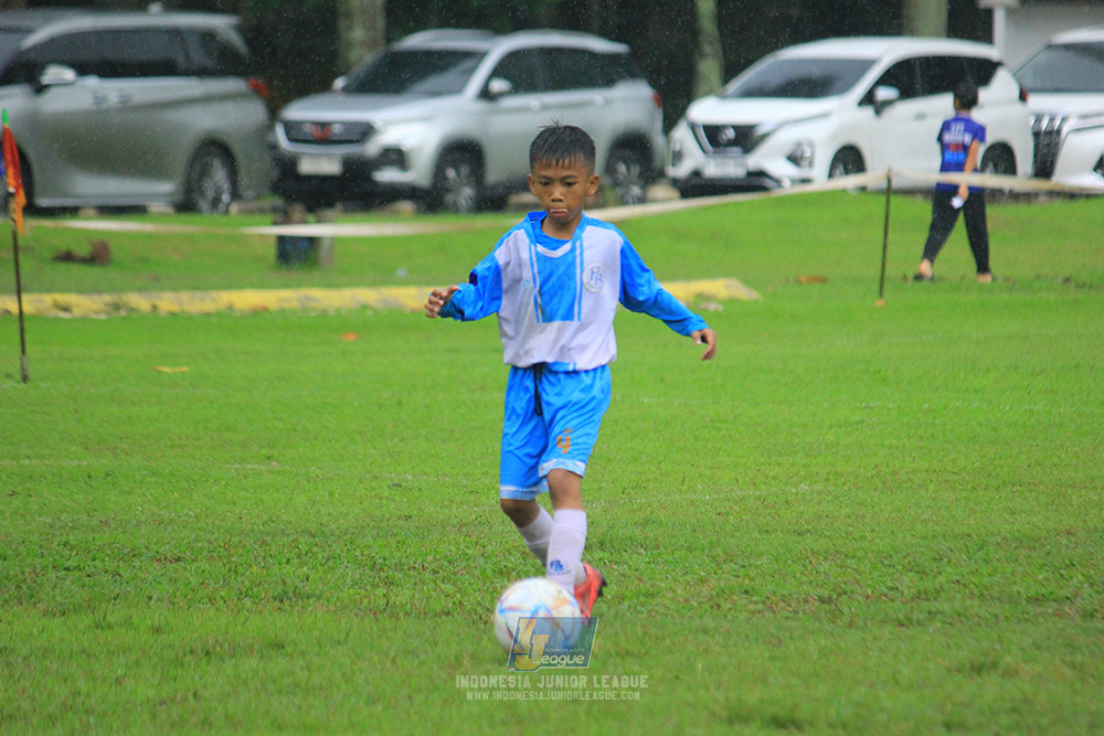 ijl u11 110126 proball football vs fifa farmel