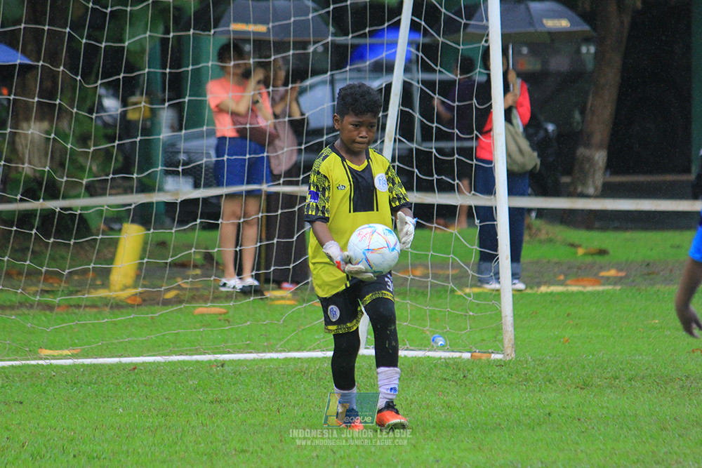 ijl u11 110126 proball football vs fifa farmel