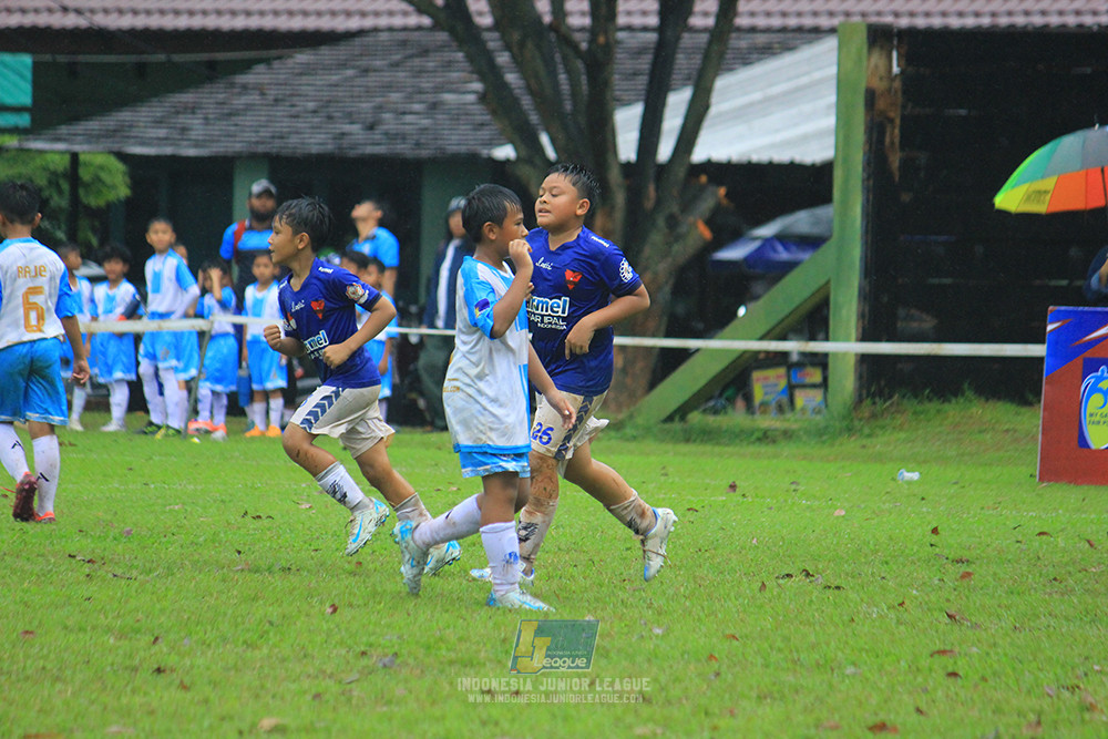 ijl u11 110126 proball football vs fifa farmel