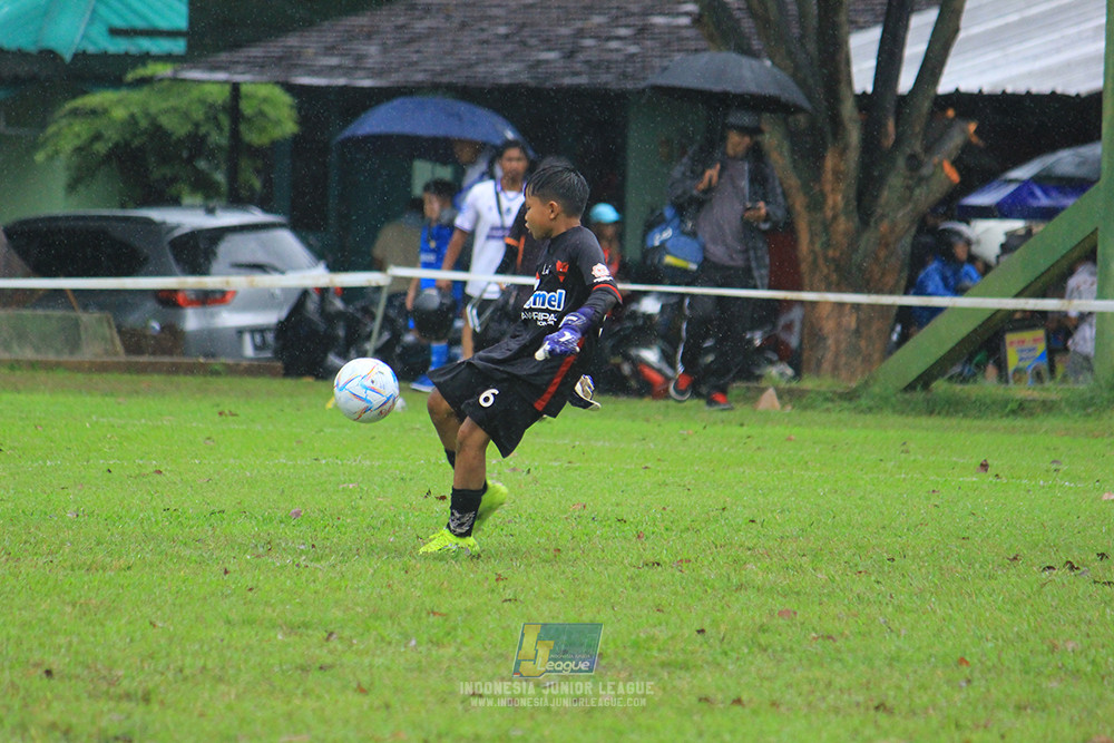 ijl u11 110126 proball football vs fifa farmel