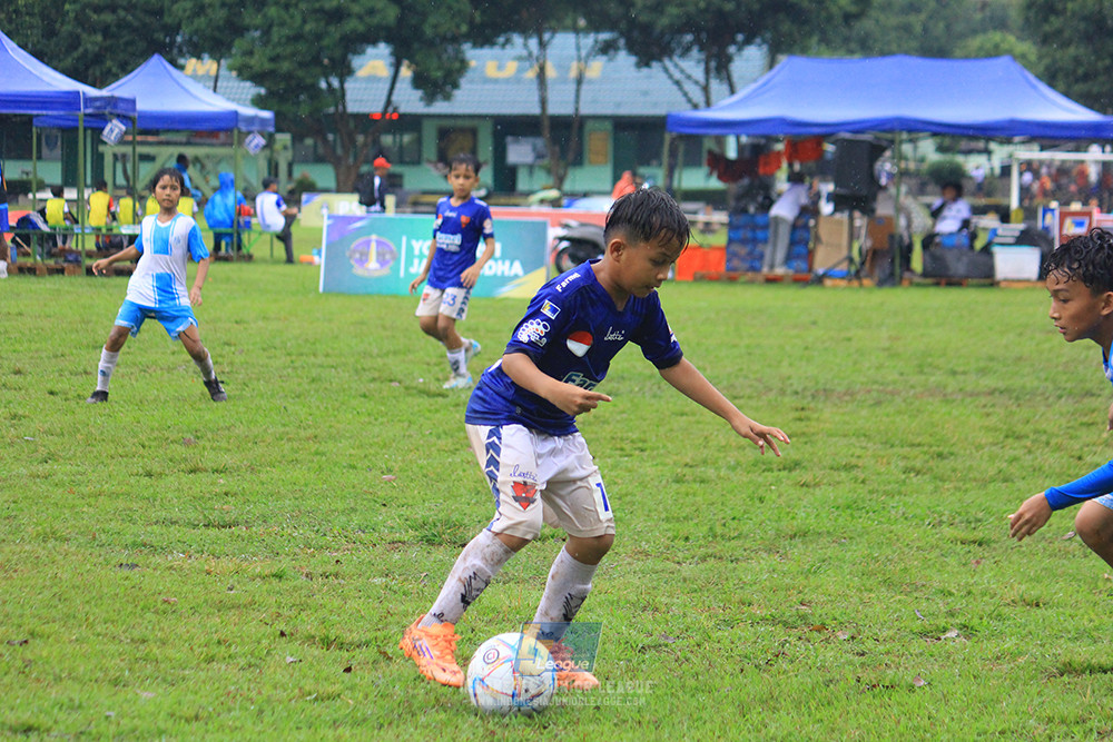 ijl u11 110126 proball football vs fifa farmel