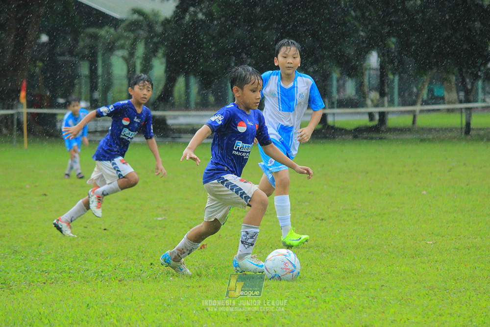 ijl u11 110126 proball football vs fifa farmel