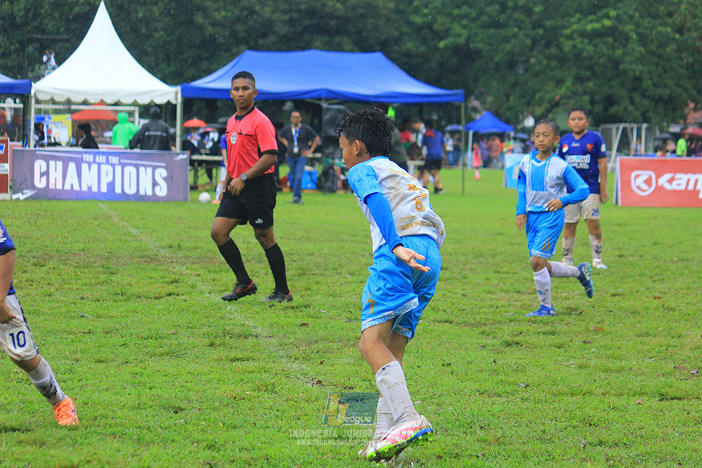 ijl u11 110126 proball football vs fifa farmel