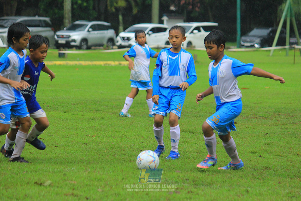 ijl u11 110126 proball football vs fifa farmel