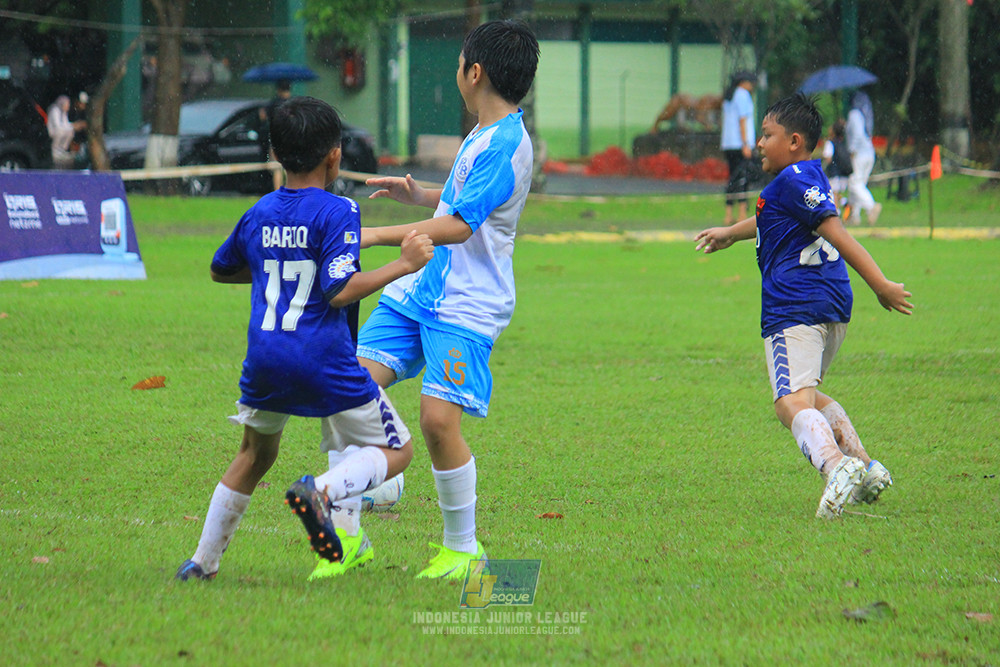 ijl u11 110126 proball football vs fifa farmel