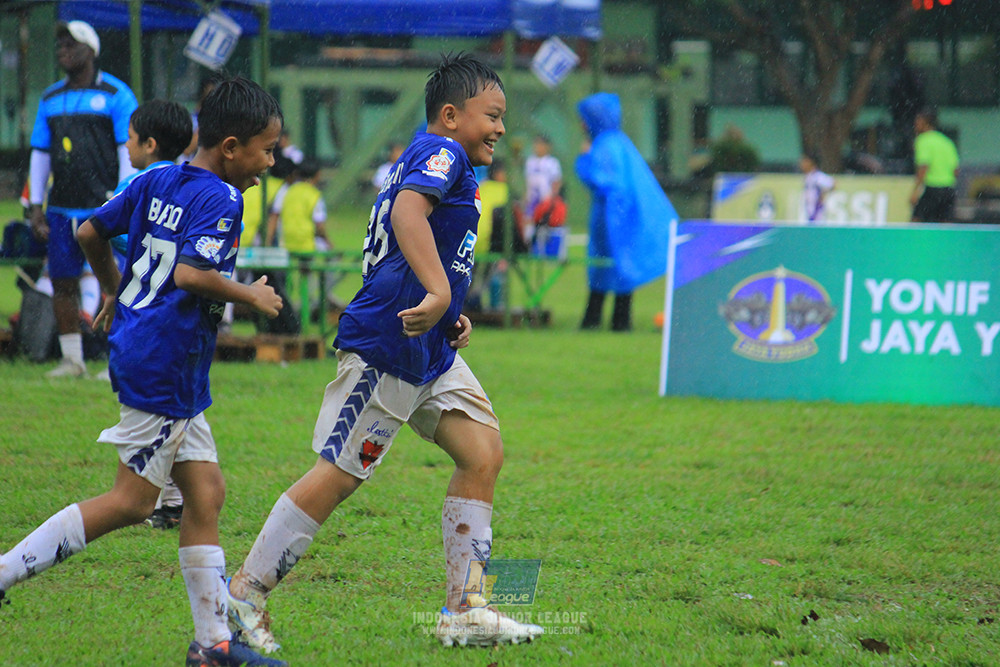 ijl u11 110126 proball football vs fifa farmel