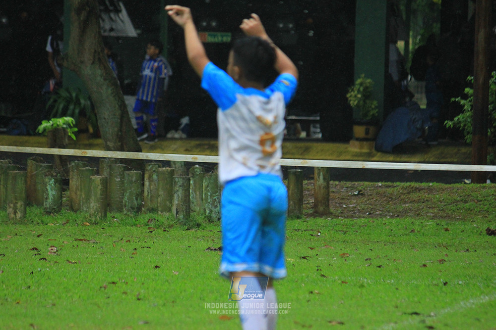 ijl u11 110126 proball football vs fifa farmel