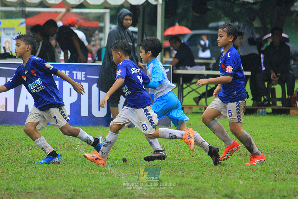 ijl u11 110126 proball football vs fifa farmel