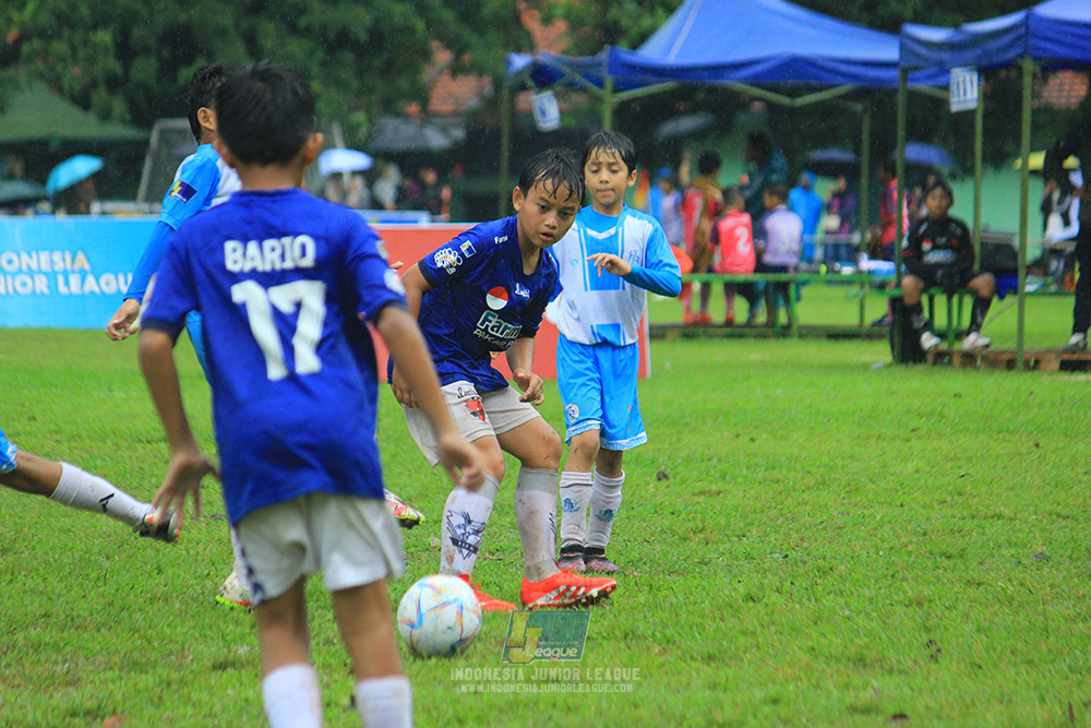 ijl u11 110126 proball football vs fifa farmel