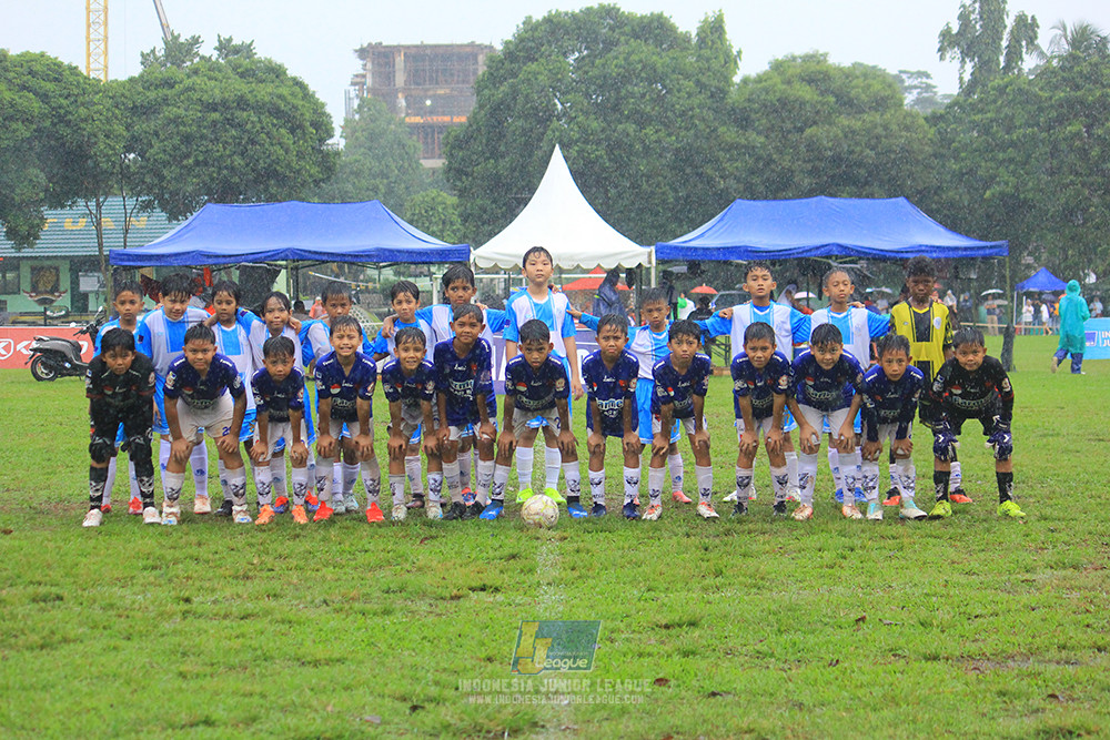 ijl u11 110126 proball football vs fifa farmel