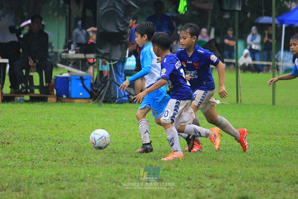 ijl u11 110126 proball football vs fifa farmel