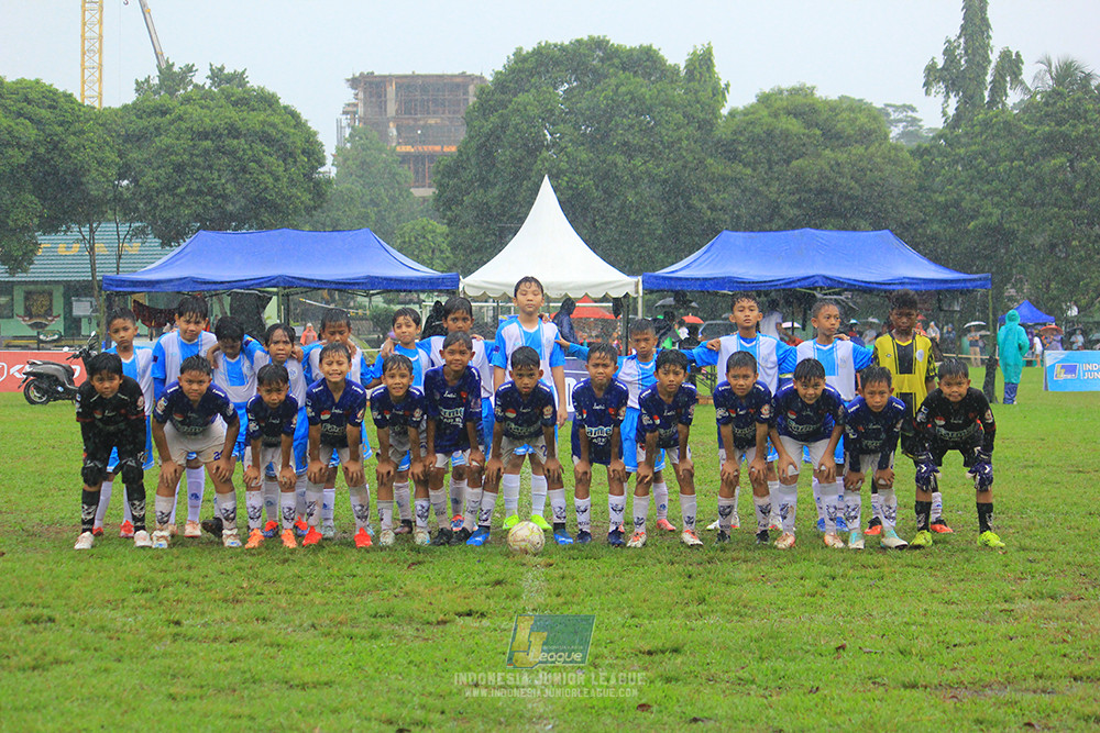 ijl u11 110126 proball football vs fifa farmel