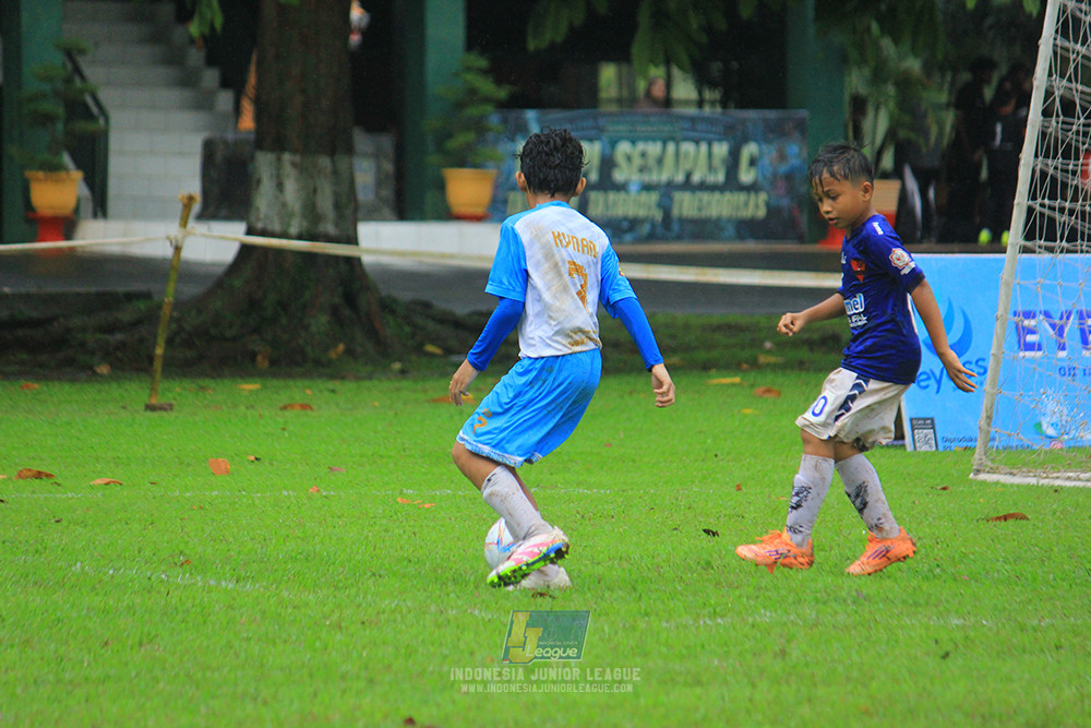 ijl u11 110126 proball football vs fifa farmel