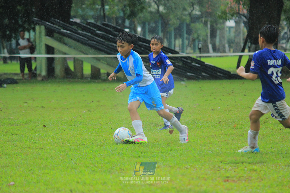 ijl u11 110126 proball football vs fifa farmel