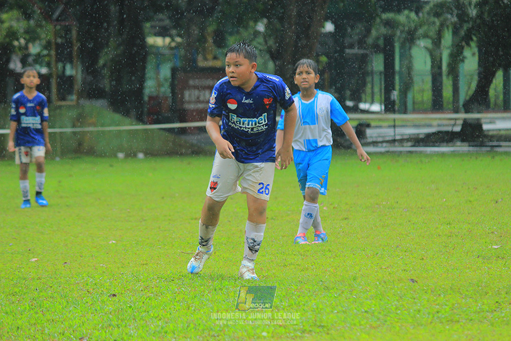 ijl u11 110126 proball football vs fifa farmel